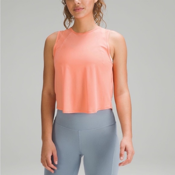 lululemon athletica Tops - LIKE NEW Lululemon Sculpt Cropped Tank Size 6